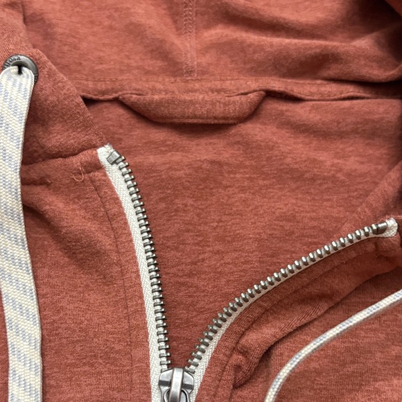 Vuori Halo Performance Hoodie - Picture 10 of 13